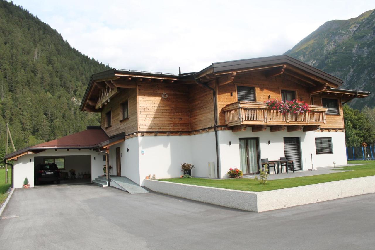 Villa Alpin Holzgau Exterior foto
